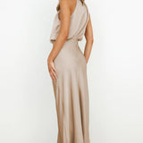 Tyra | Vestido de Gala Elegante com Decote Halter