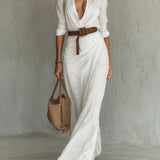Vestido longo ajustado com mangas longas e detalhes em lapela