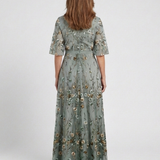 Élodie | Maxi Vestido Bordado com Decote em V