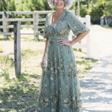Élodie | Maxi Vestido Bordado com Decote em V
